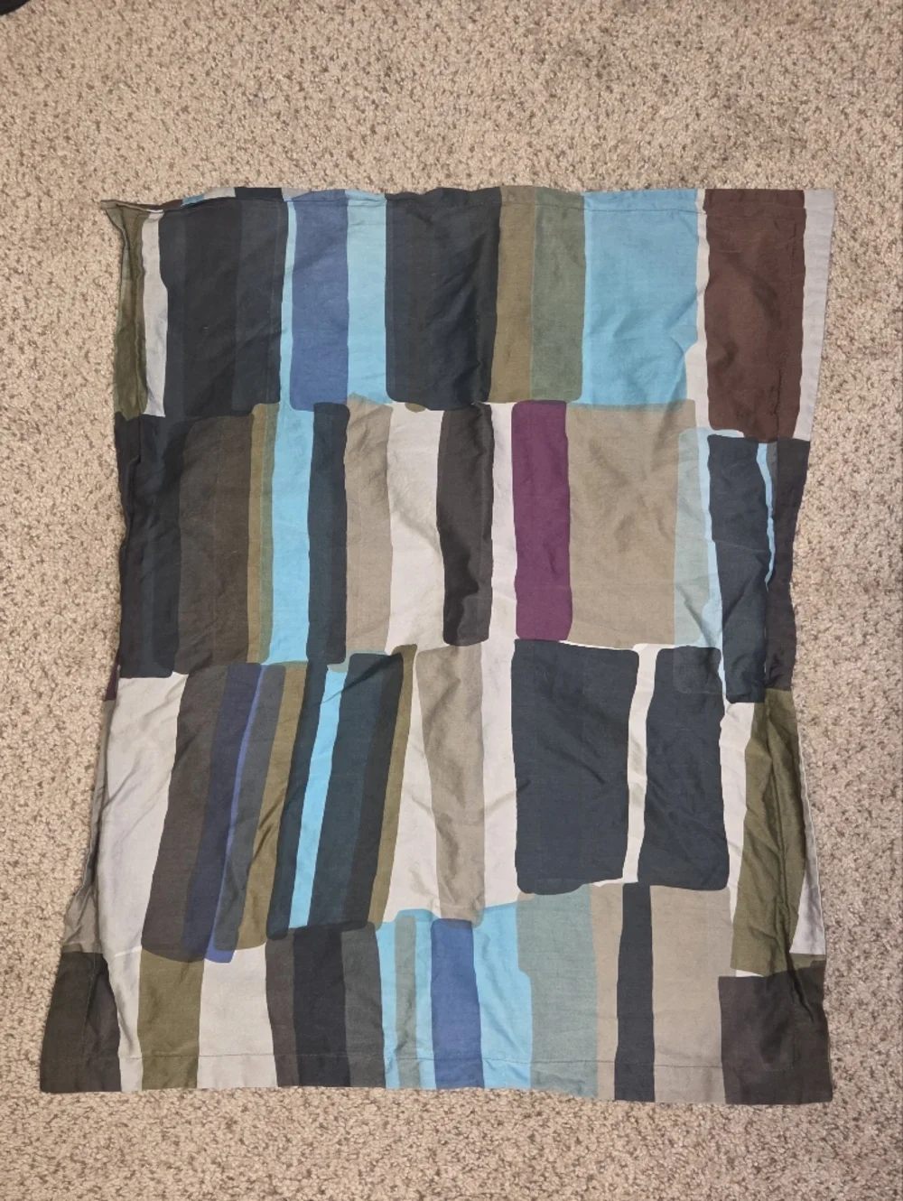 Crate & Barrel X Marimekko Tilkkula Jewel Queen Comforter 2 Standard Pillowcases